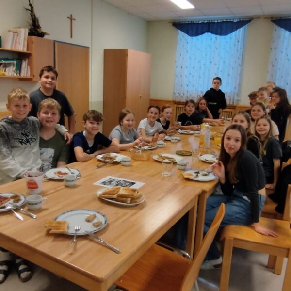 f2c3e270-c727-4623-92c0-72df2c81ddf0